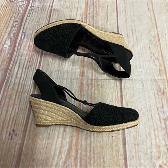 Kelly & Katie Shoes - Kelly & Katie wedge new without tags size 6.5